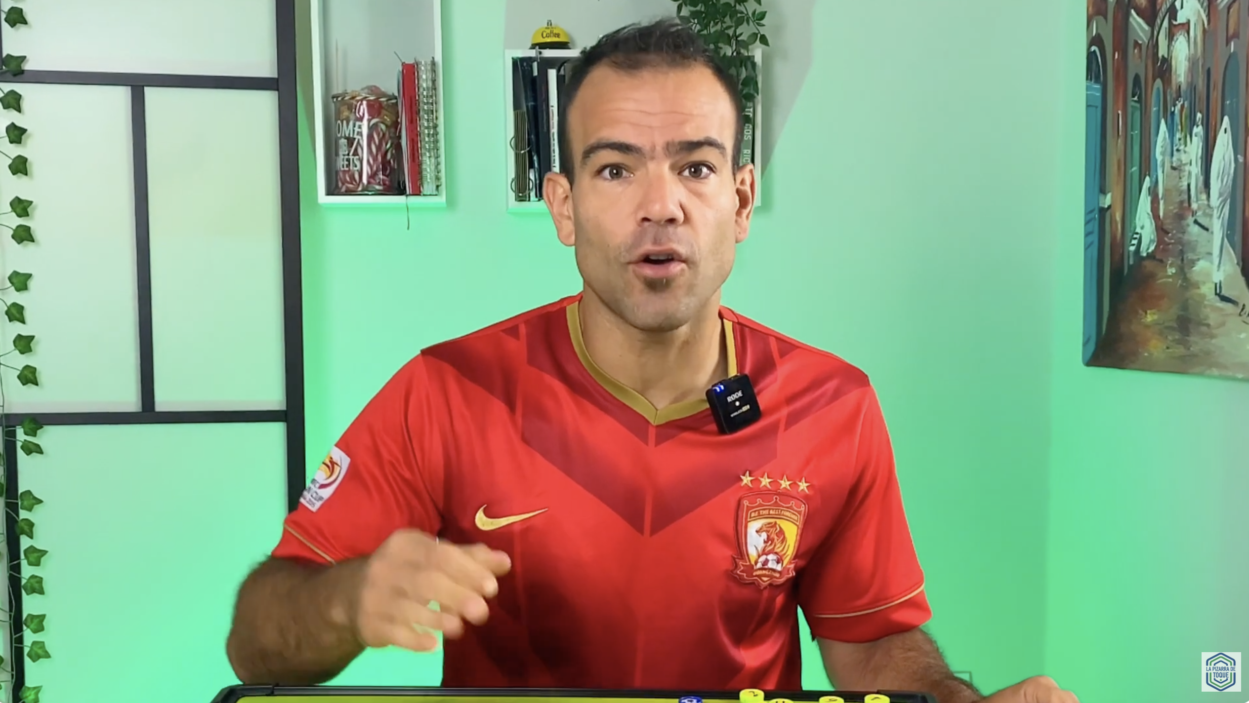 Mejora el control orientado de tus jugadores en el fútbol con este ejercicio en 4 fases
